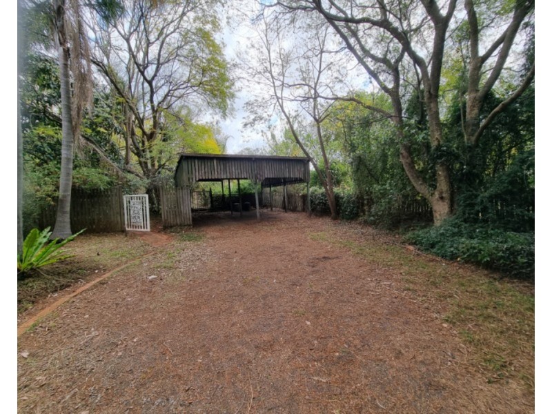 15 Newmarket Street, Newtown QLD 4350