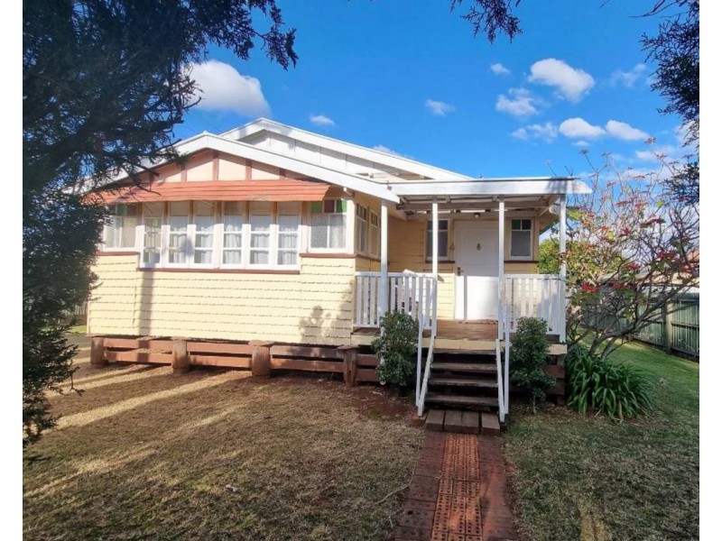 262 North Street, Rockville QLD 4350