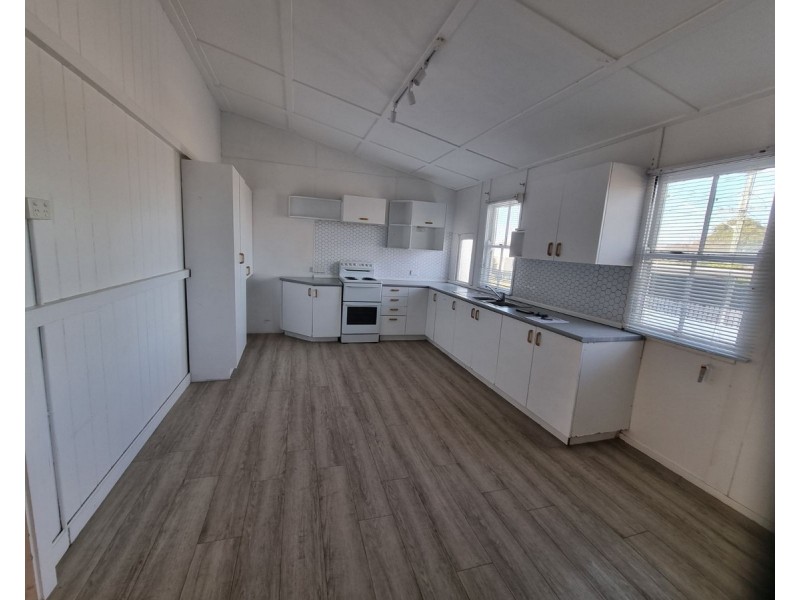 262 North Street, Rockville QLD 4350