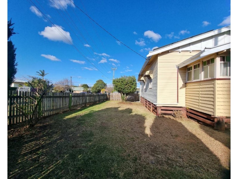 262 North Street, Rockville QLD 4350