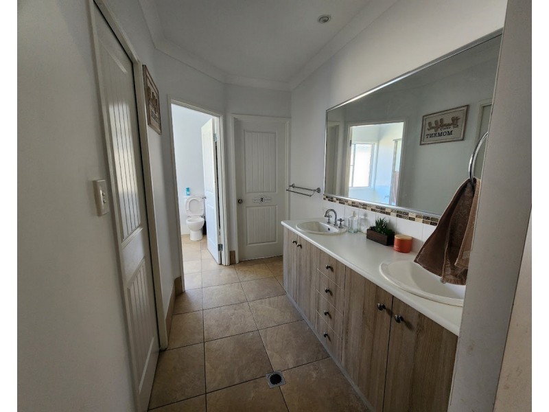 48 Gowlett Road, Haden QLD 4353