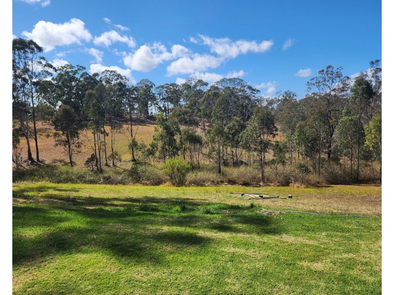 38 Robinson Road, Geham QLD 4352