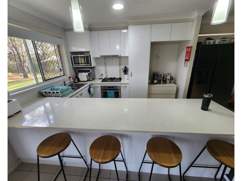38 Robinson Road, Geham QLD 4352
