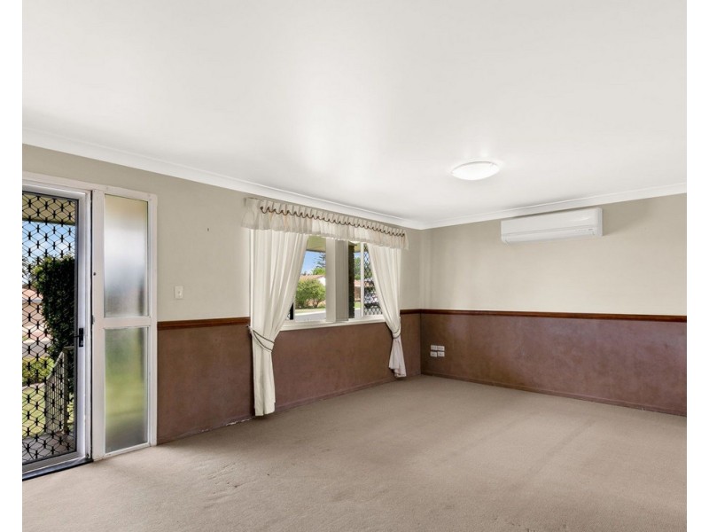 72 Jennifer Crescent, Darling Heights QLD 4350