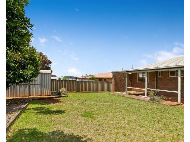 72 Jennifer Crescent, Darling Heights QLD 4350