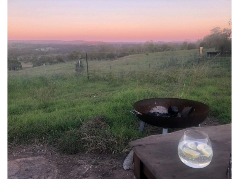 119 Hartwigs Road, Douglas QLD 4354