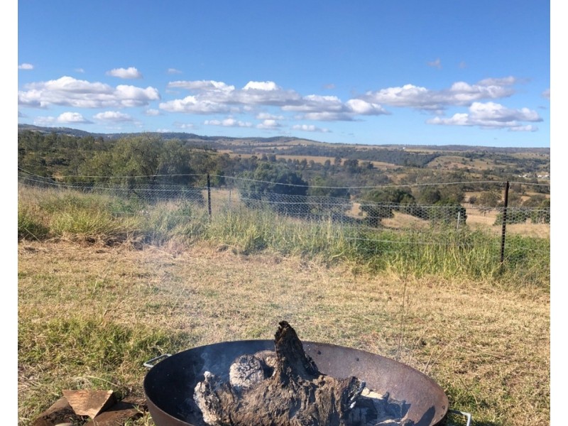 119 Hartwigs Road, Douglas QLD 4354