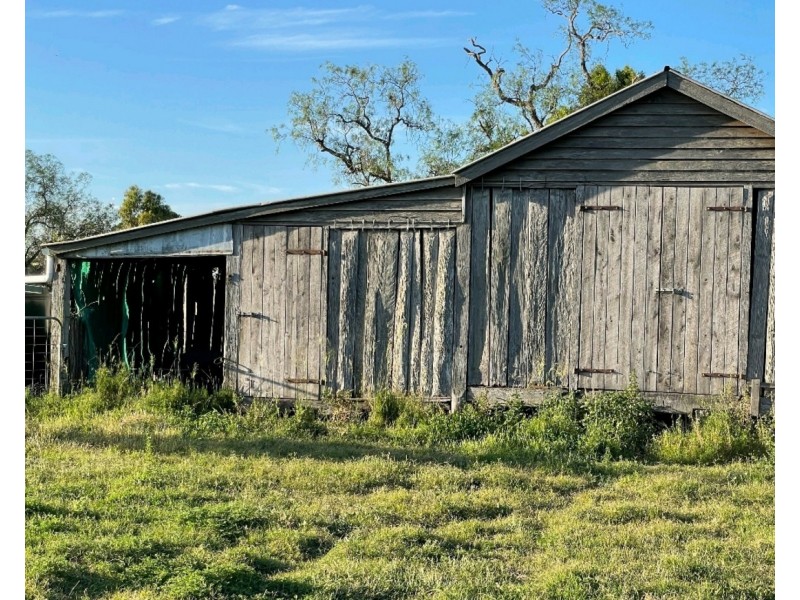 119 Hartwigs Road, Douglas QLD 4354