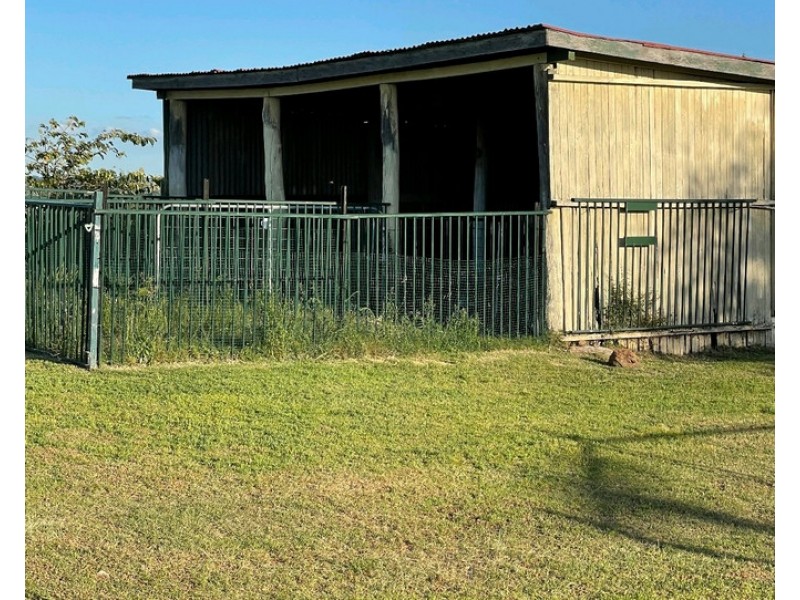 119 Hartwigs Road, Douglas QLD 4354