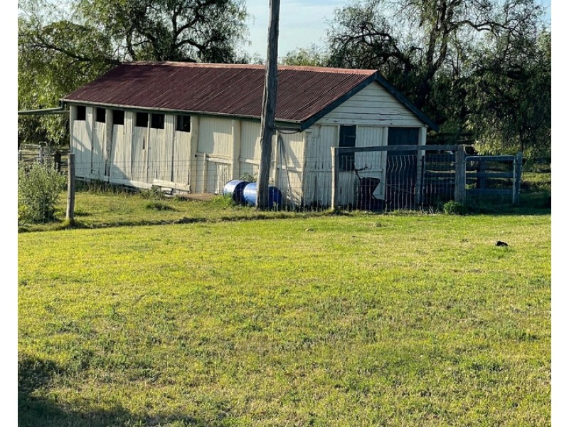 119 Hartwigs Road, Douglas QLD 4354