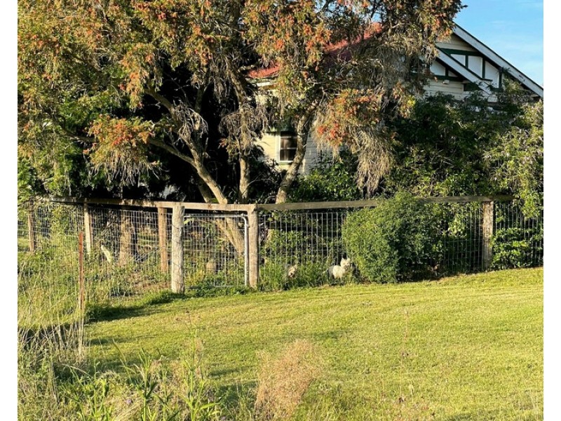 119 Hartwigs Road, Douglas QLD 4354