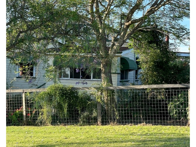 119 Hartwigs Road, Douglas QLD 4354