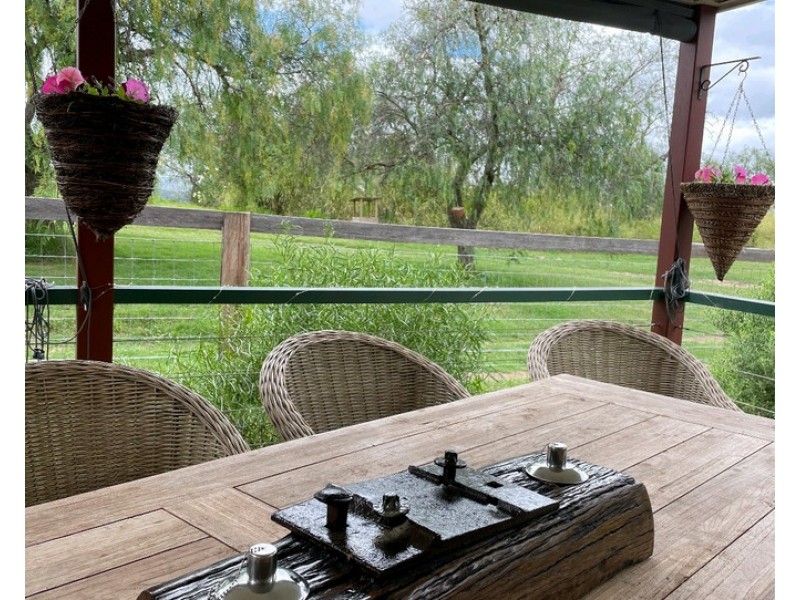 119 Hartwigs Road, Douglas QLD 4354