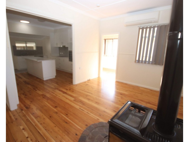 325 James Street, Newtown QLD 4350