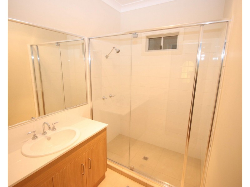 325 James Street, Newtown QLD 4350