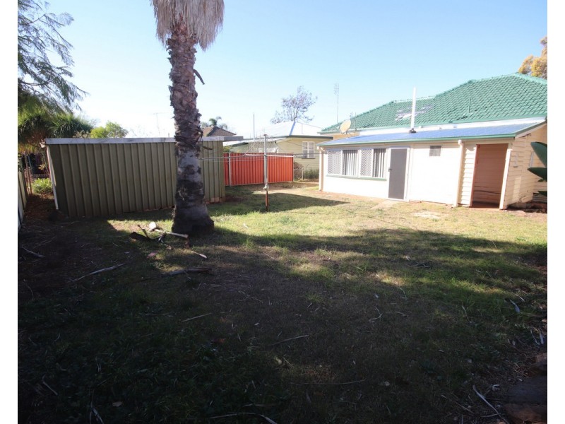 325 James Street, Newtown QLD 4350