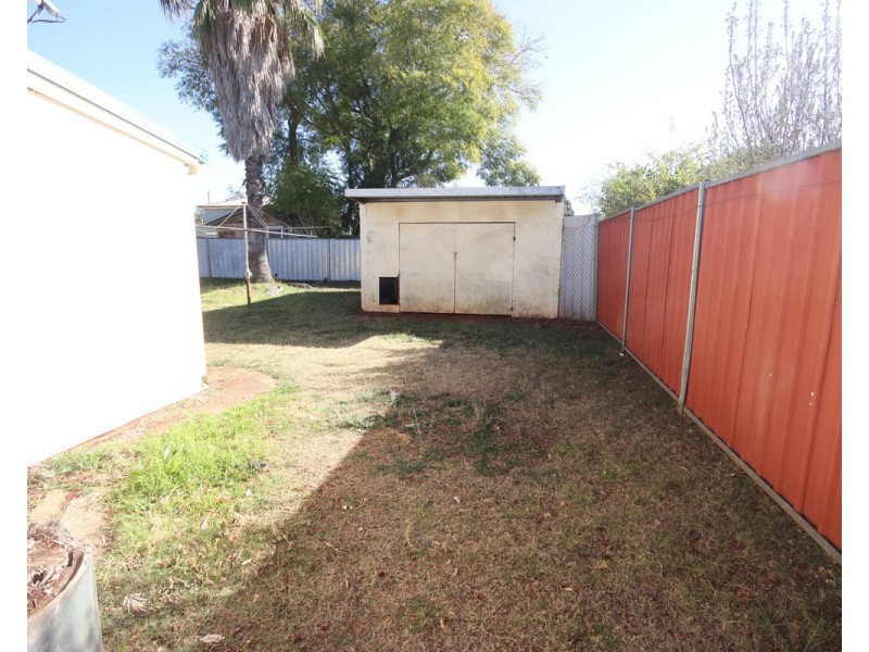 325 James Street, Newtown QLD 4350