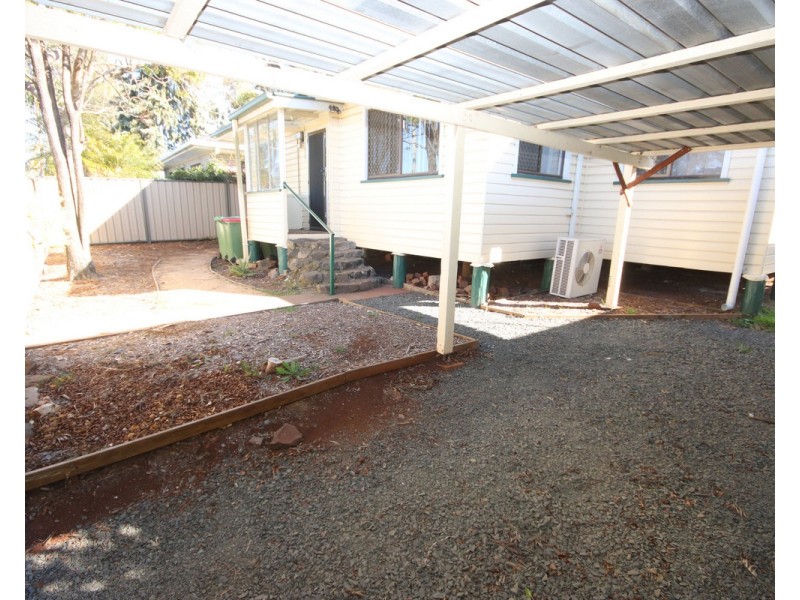 325 James Street, Newtown QLD 4350