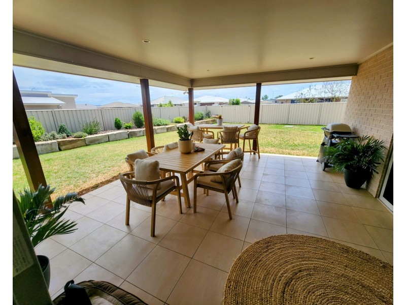 22 Ridge Drive, Cambooya QLD 4358