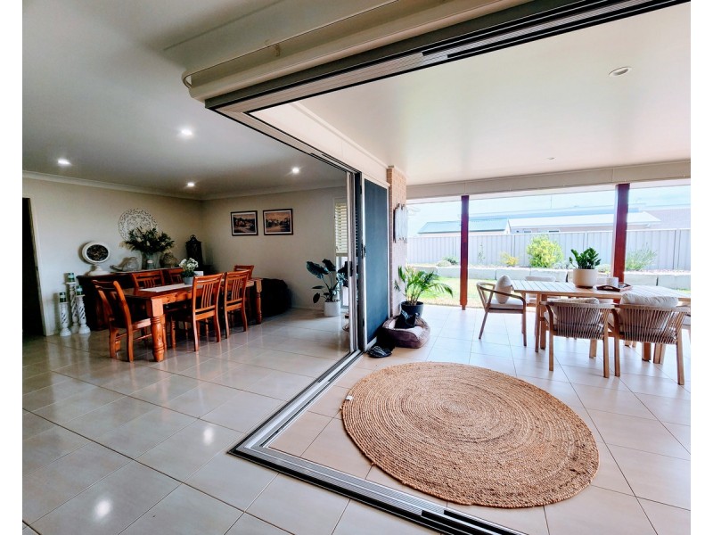 22 Ridge Drive, Cambooya QLD 4358