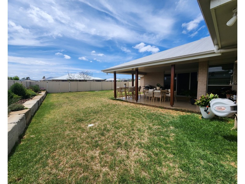 22 Ridge Drive, Cambooya QLD 4358