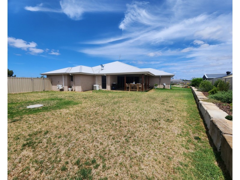 22 Ridge Drive, Cambooya QLD 4358