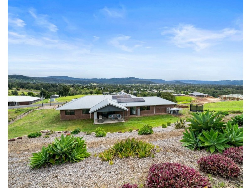 11 Skyline Drive, Withcott QLD 4352