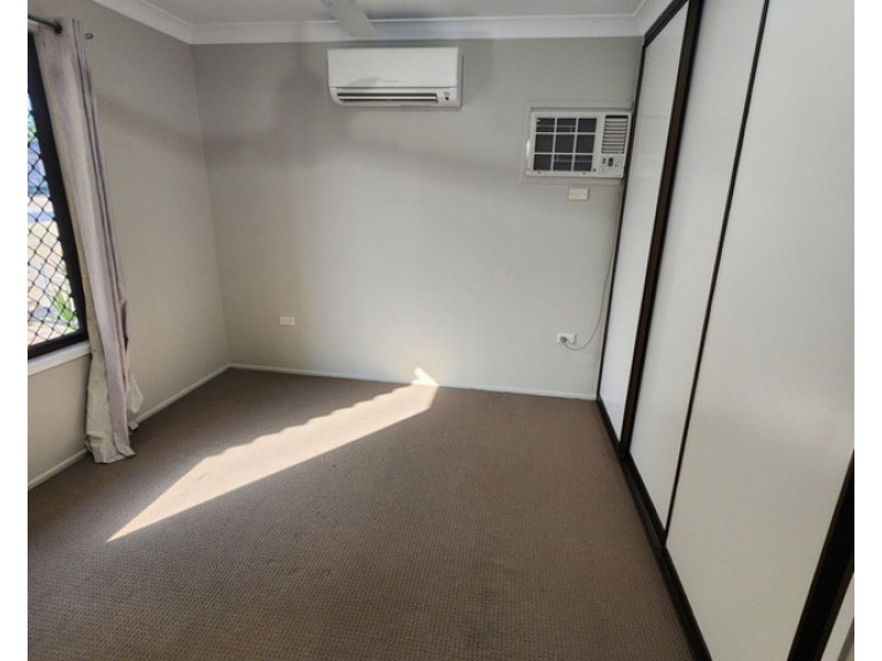 12 Hamilton Street, Moura QLD 4718