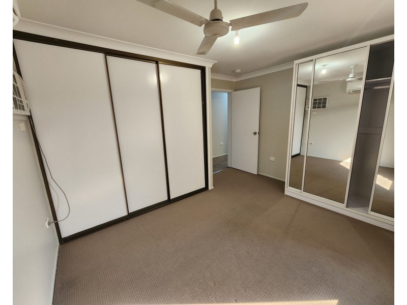 12 Hamilton Street, Moura QLD 4718