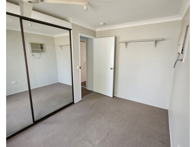 12 Hamilton Street, Moura QLD 4718