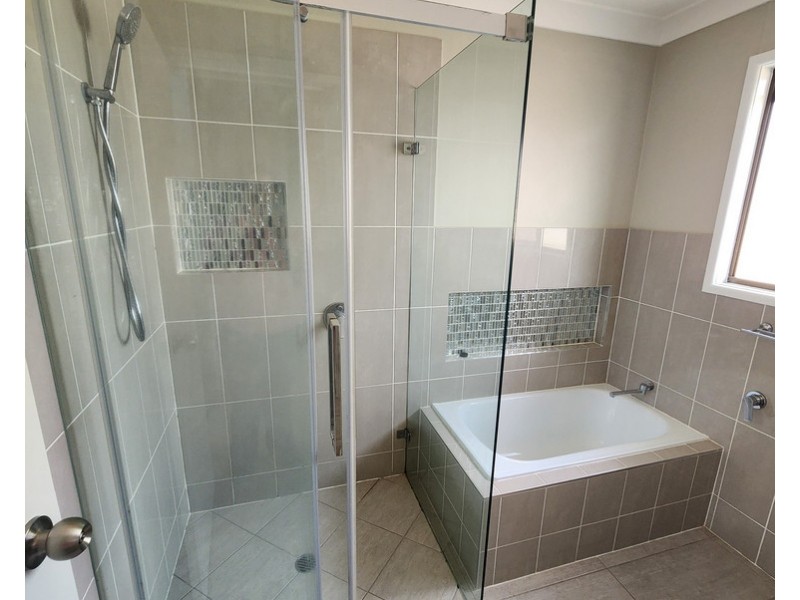 12 Hamilton Street, Moura QLD 4718