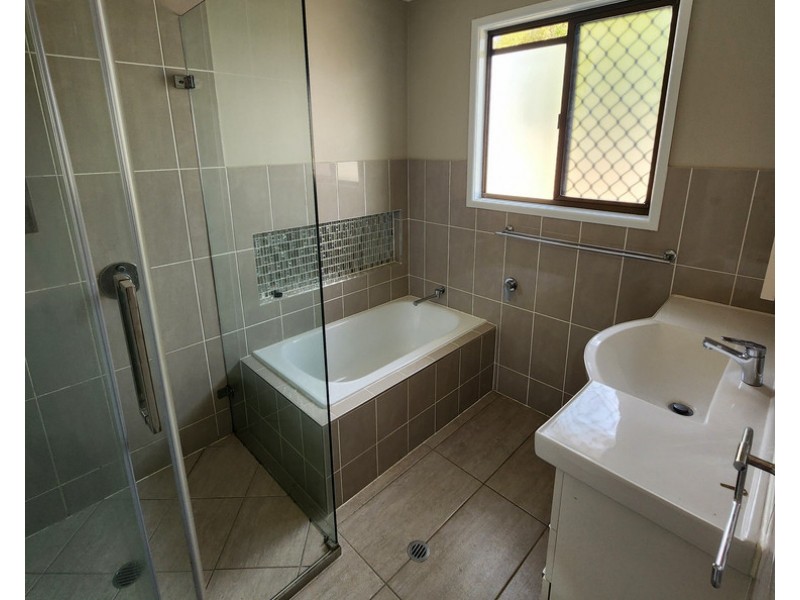 12 Hamilton Street, Moura QLD 4718