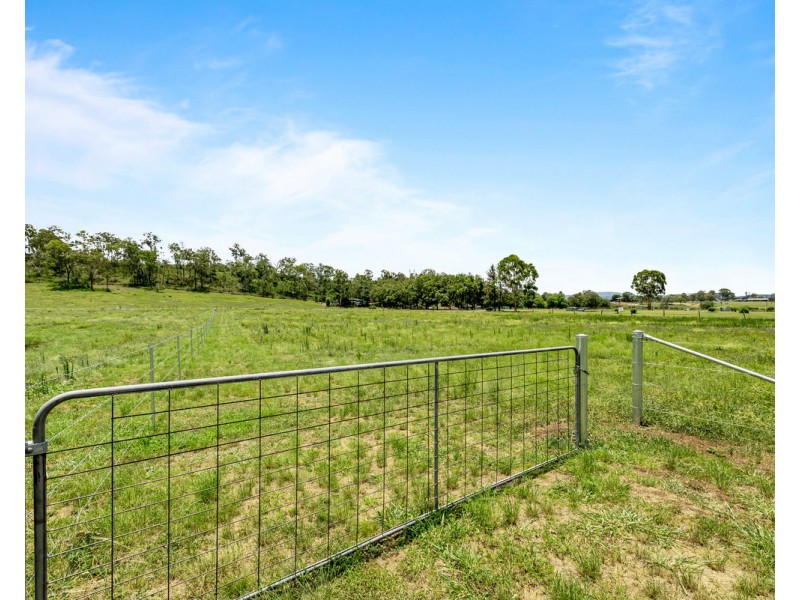 135 Murphys Creek Road, Postmans Ridge QLD 4352