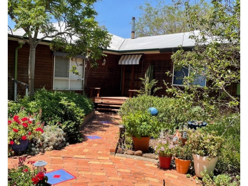 75 Coolibah Way, Dalby QLD 4405