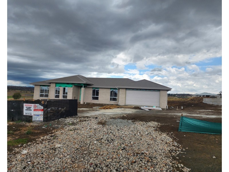 25 Aquila Drive, Meringandan West QLD 4352