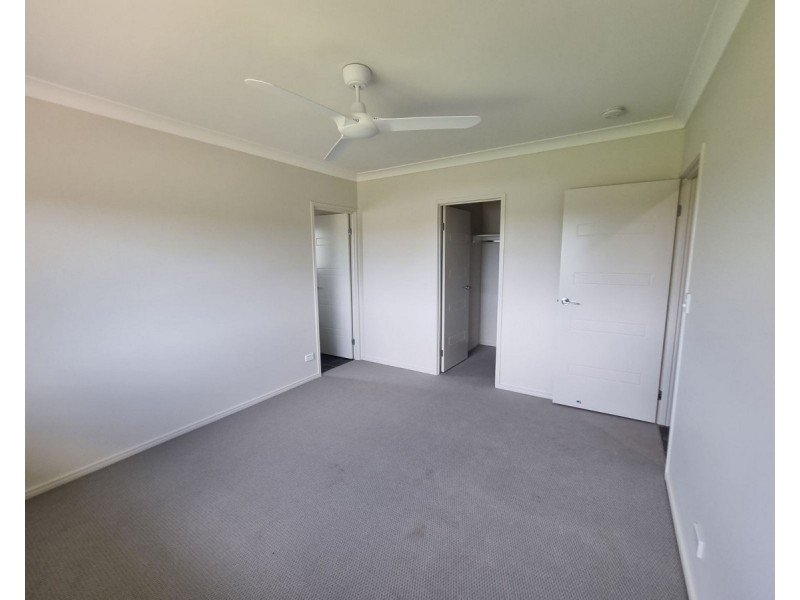 8 Willis Road, Meringandan West QLD 4352