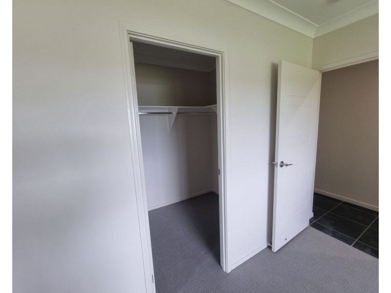 8 Willis Road, Meringandan West QLD 4352