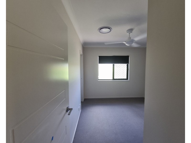 8 Willis Road, Meringandan West QLD 4352