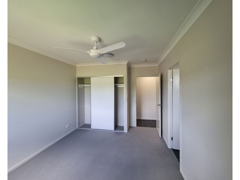 8 Willis Road, Meringandan West QLD 4352