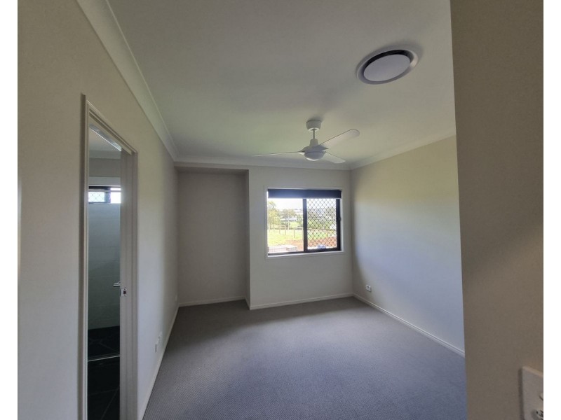 8 Willis Road, Meringandan West QLD 4352