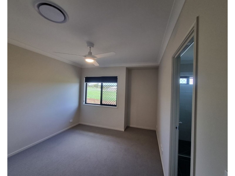 8 Willis Road, Meringandan West QLD 4352
