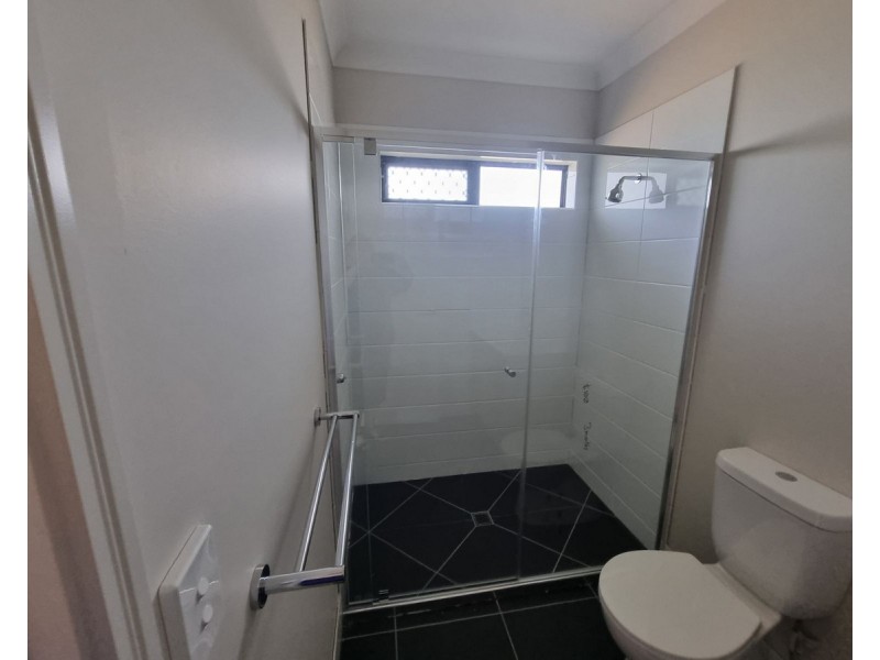 8 Willis Road, Meringandan West QLD 4352