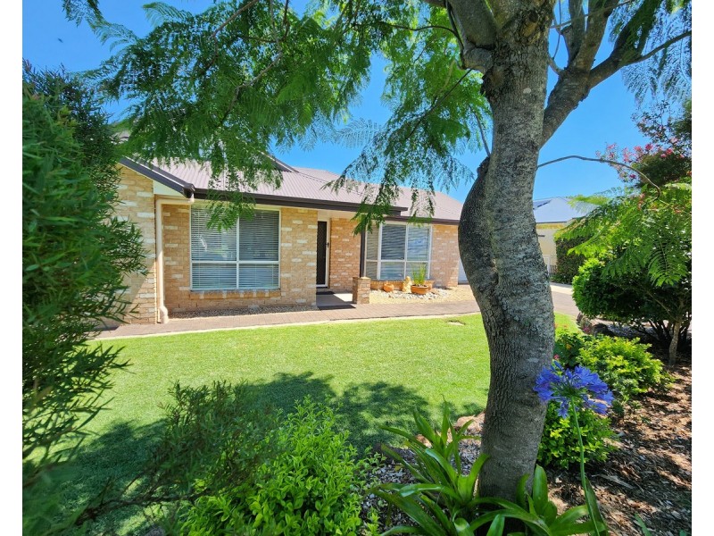 14 Vicky Avenue, Crows Nest QLD 4355