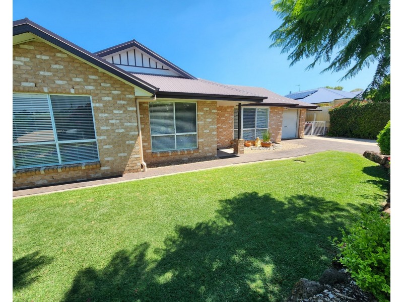 14 Vicky Avenue, Crows Nest QLD 4355