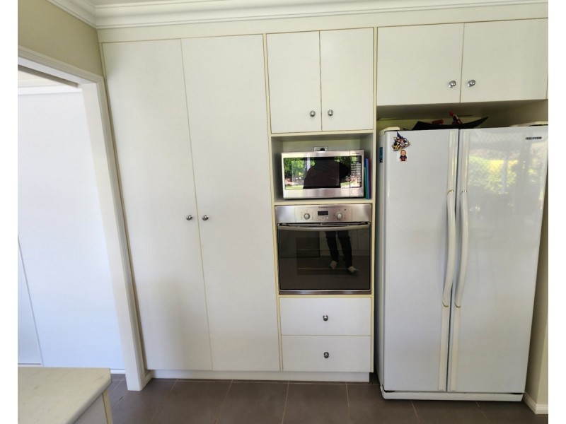 14 Vicky Avenue, Crows Nest QLD 4355