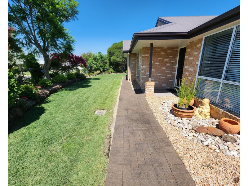14 Vicky Avenue, Crows Nest QLD 4355