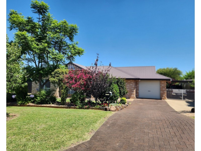 14 Vicky Avenue, Crows Nest QLD 4355