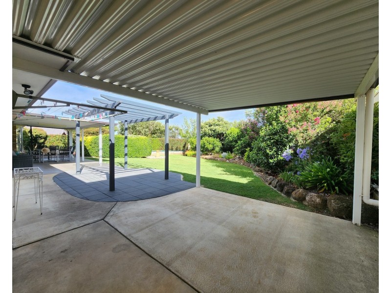 14 Vicky Avenue, Crows Nest QLD 4355