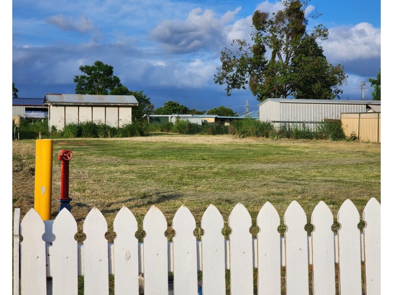 12 Bowen Street, Helidon QLD 4344