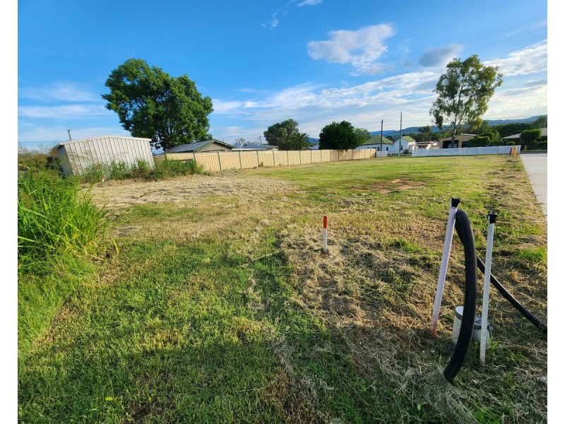 12 Bowen Street, Helidon QLD 4344